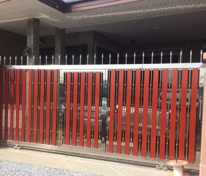 ประตูรั้ว สแตนเลส ลายไม้  พระประแดง - รับทำประตูรั้ว สแตนเลส พระประแดง ช่างนก